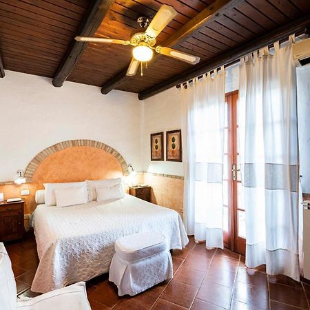 Sa Domu Sarda Suites - Bed & Breakfast Porto Columbu - Perd'E Sali Екстериор снимка