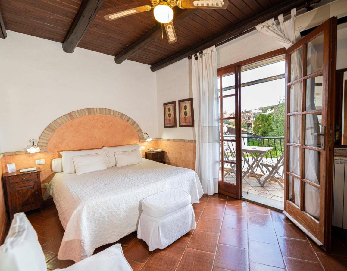 Sa Domu Sarda Suites - Bed & Breakfast Porto Columbu - Perd'E Sali Екстериор снимка