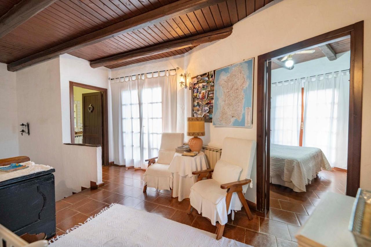 Sa Domu Sarda Suites - Bed & Breakfast Porto Columbu - Perd'E Sali Екстериор снимка