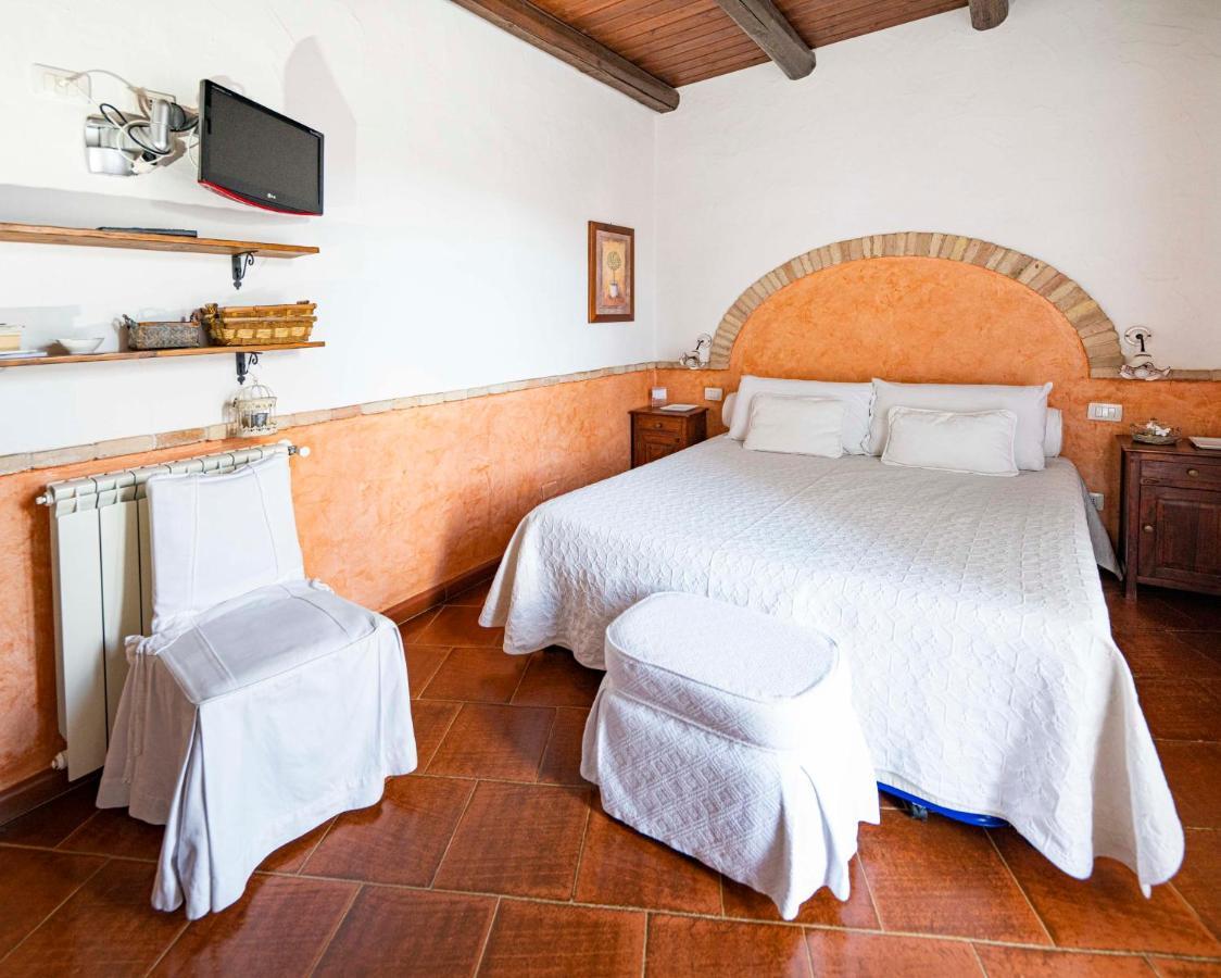 Sa Domu Sarda Suites - Bed & Breakfast Porto Columbu - Perd'E Sali Екстериор снимка