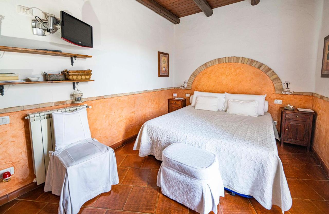 Sa Domu Sarda Suites - Bed & Breakfast Porto Columbu - Perd'E Sali Екстериор снимка