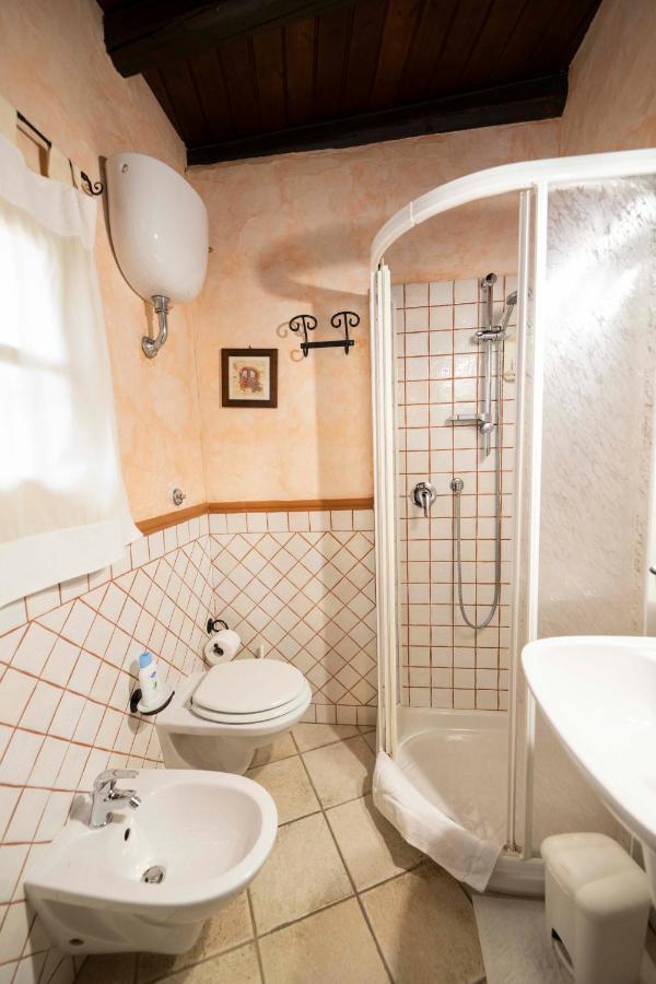 Sa Domu Sarda Suites - Bed & Breakfast Porto Columbu - Perd'E Sali Екстериор снимка